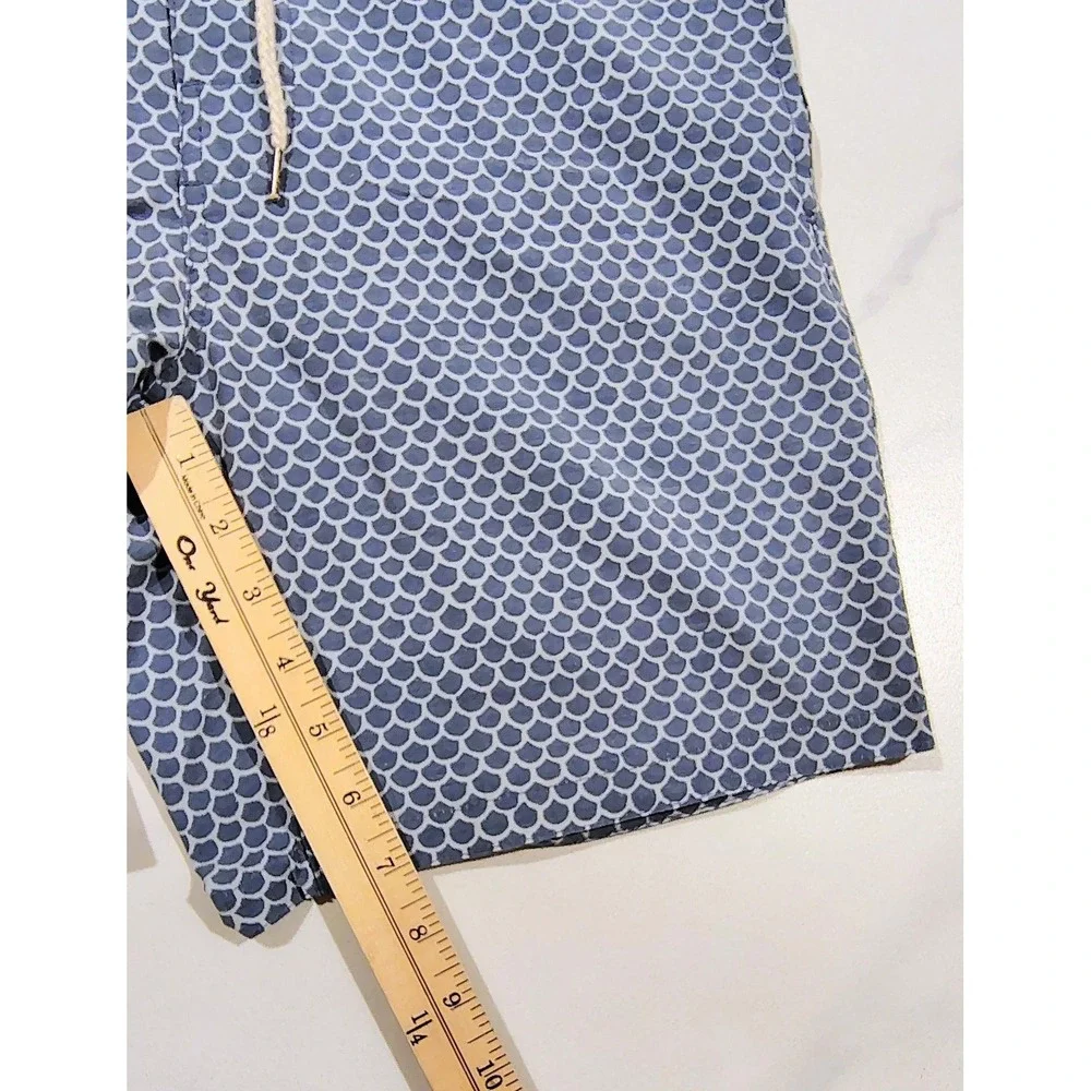 Faherty Brand Board Shorts Mens Size 30 Blue Batik Beach Fish Scale Print